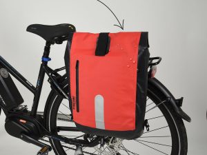 Water resistant bike pannier bag